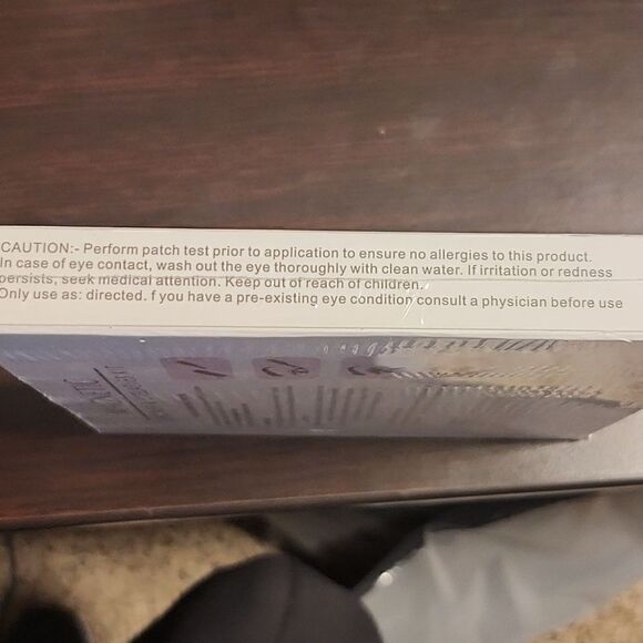 Magnetic eyeliner and lashes kit - Picture 5 of 5